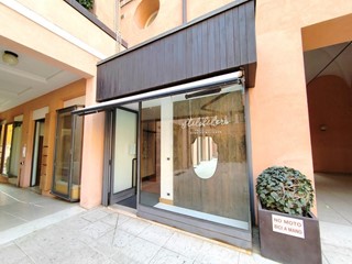 Immobile commerciale in Affitto a Cesena, zona Centro storico, 400€, 35 m²