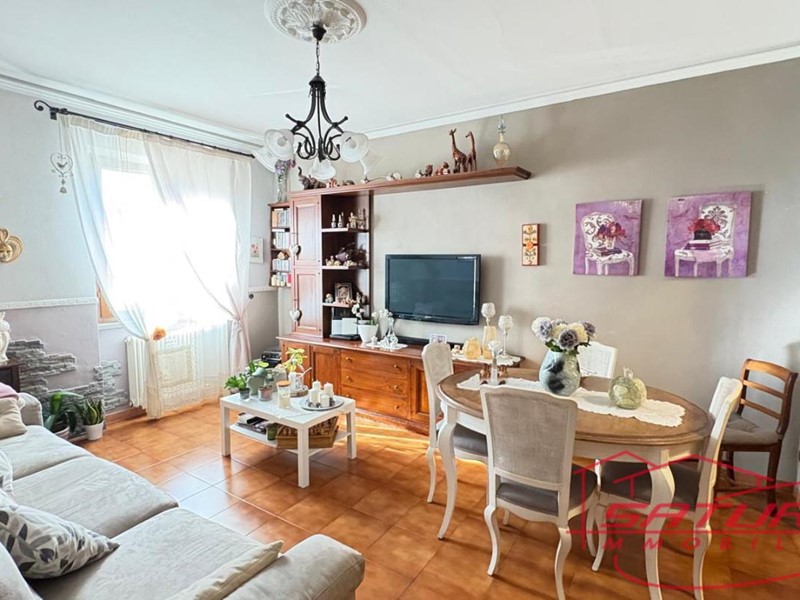 Quadrilocale in Vendita a Lucca, zona Sorbano Del Vescovo, 209'000€, 90 m²