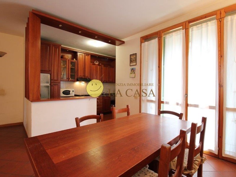 Casa Indipendente in Vendita a Figline e Incisa Valdarno, zona Incisa, 345'000€, 216 m², con Box