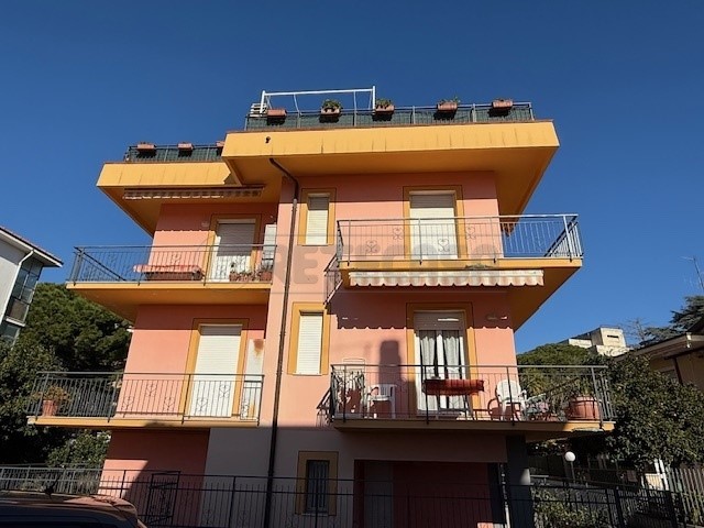 Quadrilocale in Vendita a Pietra Ligure, 245'000€, 65 m², arredato