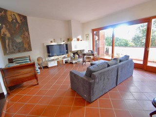 Casa Semi Indipendente in Vendita a Grosseto, zona Batignano, 265'000€, 180 m², con Box