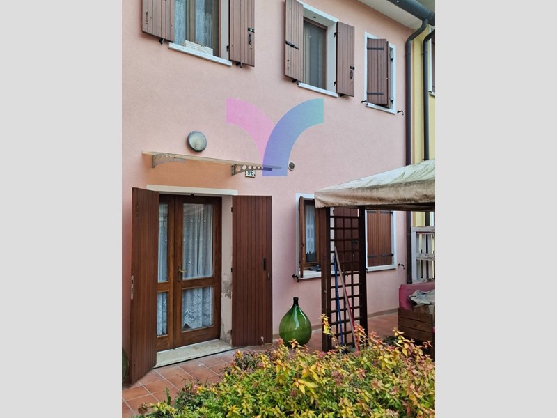 Quadrilocale in Vendita a Montebelluna, zona Sant'Andrea, 125'000€, 100 m²