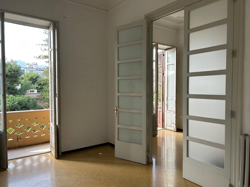 Appartamento in Affitto a Palermo, zona Libertà, 980€, 125 m²