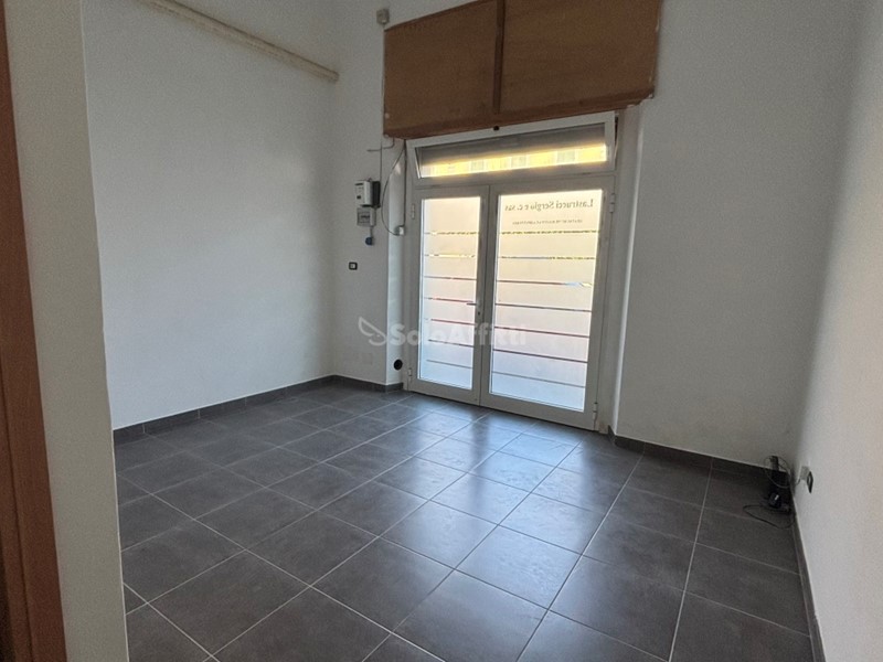 Ufficio in Affitto a Firenze, zona Campo di Marte, 550€, 18 m²