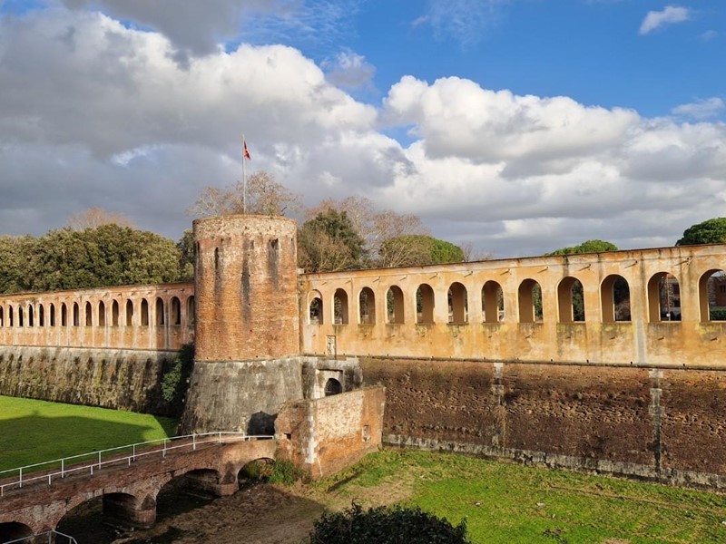 Appartamento in Vendita a Pisa, 460'000€, 210 m², con Box