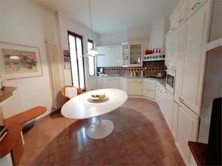 Attico in Vendita a San Casciano In Val Di Pesa, zona Cerbaia, 360'000€, 163 m²