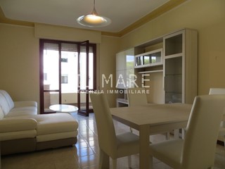 Quadrilocale in Vendita a Massa, zona Marina di Massa, 300'000€, 90 m², arredato, con Box