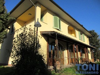 Villa in Vendita a Empoli, 700'000€, 350 m², con Box