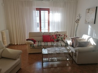Casa Indipendente in Vendita a Carmignano, zona Comeana, 310'000€, 230 m², arredato
