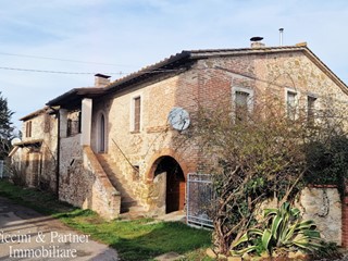 Casa Indipendente in Vendita a Corciano, 249'000€, 400 m²