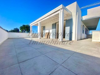 Quadrilocale in Vendita a Cecina, zona marina di cecina, 380'000€, 108 m², con Box