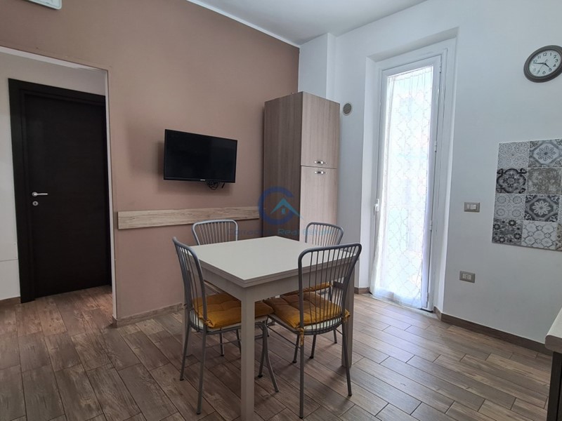 Trilocale in Affitto a Catanzaro, zona Lungomare, 1'900€, 90 m², arredato