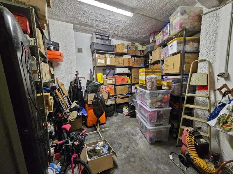 Box in Vendita a Campomorone, 12'000€, 15 m², con Box