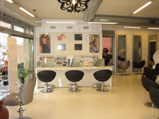 Attività commerciale in Affitto a Cesano Maderno, 1'730€, 150 m², arredato