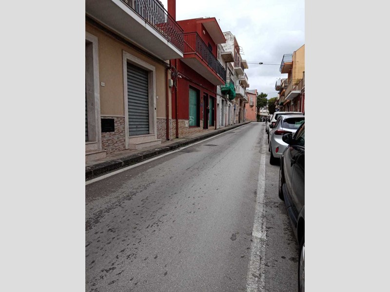 Immobile commerciale in Vendita a Siracusa, zona Belvedere, 48'000&euro;, 50 m²