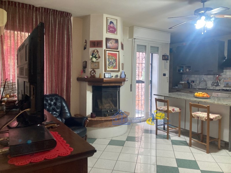 Casa Semi Indipendente in Vendita a Parma, 600'000€, 230 m², con Box