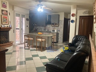 Casa Semi Indipendente in Vendita a Parma, 600'000€, 230 m², con Box