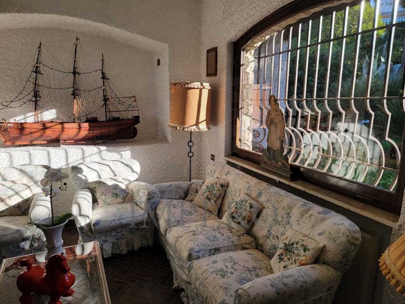 Casa Indipendente in Vendita a Bordighera, 2'350'000€, 631 m², con Box