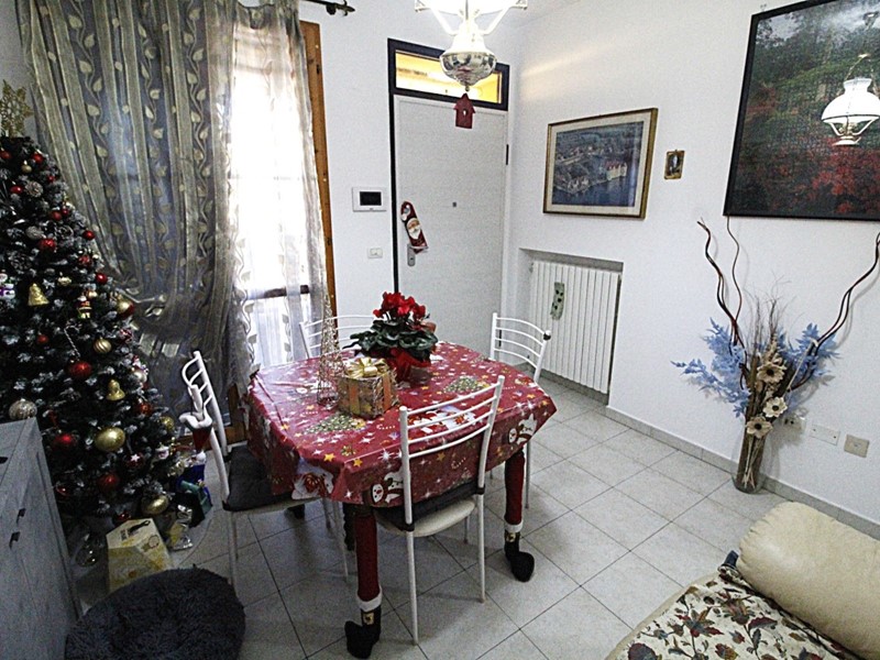 Trilocale in Vendita a Poggio Torriana, 175'000€, 80 m², con Box