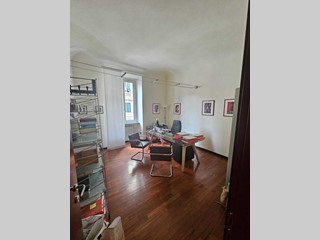Ufficio in Affitto a Savona, 1'500€, 120 m²
