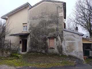 Casa Indipendente in Vendita a Fornovo di Taro, zona Sivizzano, 30'000&euro;, 