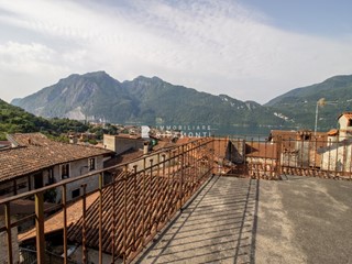 Casale in Vendita a Abbadia Lariana, 230'000€, 613 m²