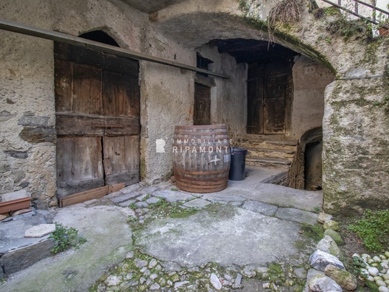 Appartamento in Vendita a Abbadia Lariana, 45'000€, 120 m²