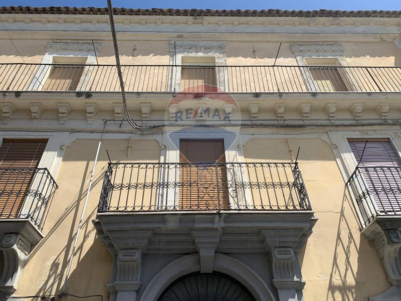 Casa Indipendente in Vendita a Vizzini, 140'000€, 450 m²