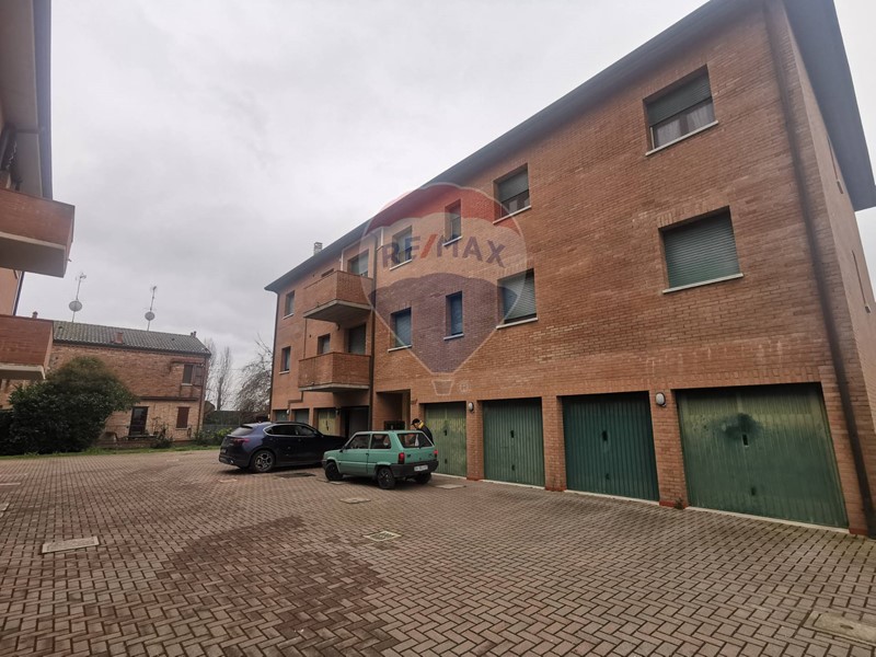 Appartamento in Vendita a Ferrara, zona Casaglia, 79'000€, 91 m²