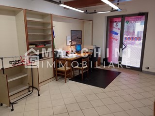 Immobile commerciale in Affitto a Lucca, zona San Marco, 500€, 40 m²