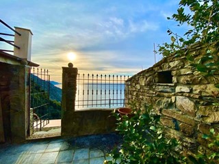 Casa Semi Indipendente in Vendita a La Spezia, zona Campiglia, 198'000&euro;, 70 m², arredato