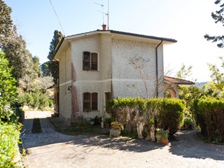 Casa Indipendente in Vendita a Casciana Terme Lari, 450'000€, 230 m², con Box