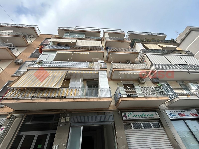 Negozio in Vendita a Bari, 110'000€, 239 m²