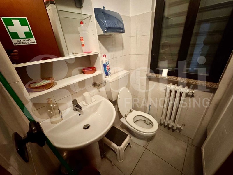 Attività commerciale in Vendita a Bruino, 40'000€, 90 m²