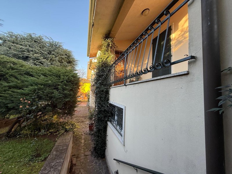 Casa Semi Indipendente in Vendita a Crespino, 110'000&euro;, 280 m²