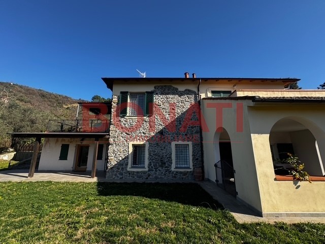 Casa Indipendente in Vendita a La Spezia, zona Collina Est, 440'000€, 150 m²