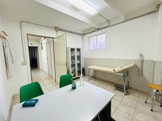 Ufficio in Affitto a Sassari, 350€, 150 m², arredato