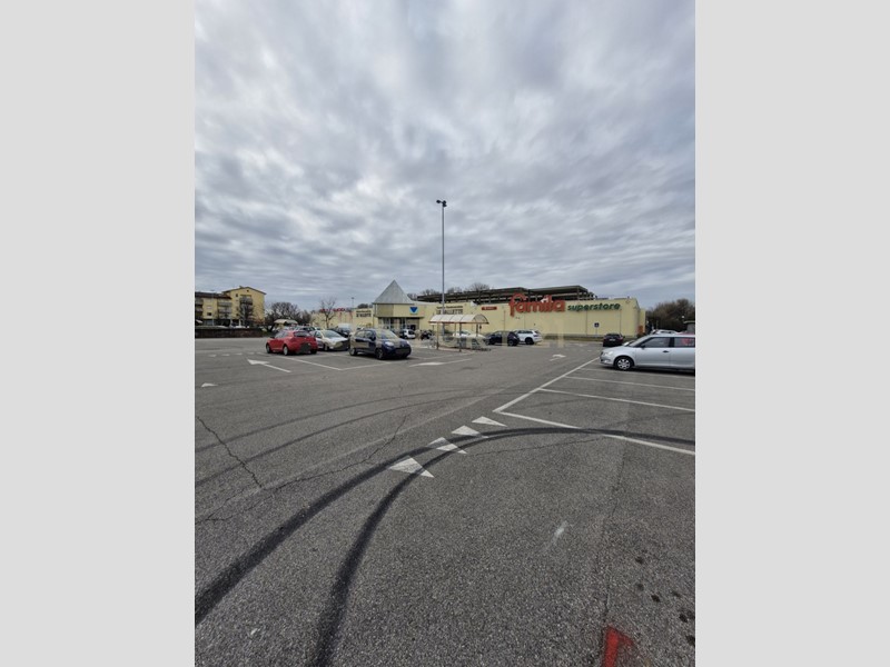 Immobile commerciale in Affitto a Cerea, 800€, 44 m², arredato