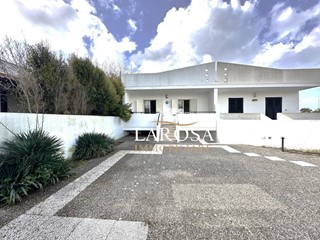 Casa Indipendente in Vendita a Melendugno, zona Torre Dell'orso, 250'000€, 120 m², arredato