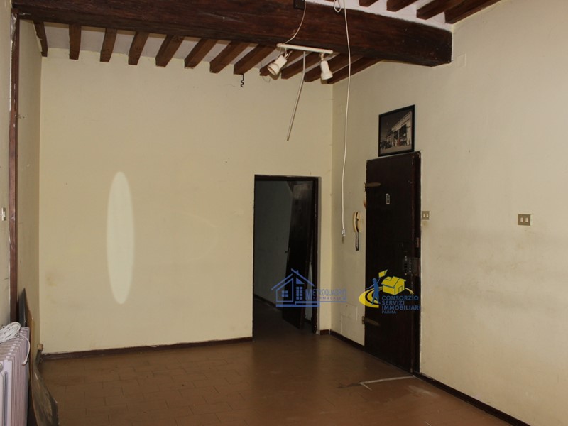 Appartamento in Vendita a Parma, 100'000€, 72 m²