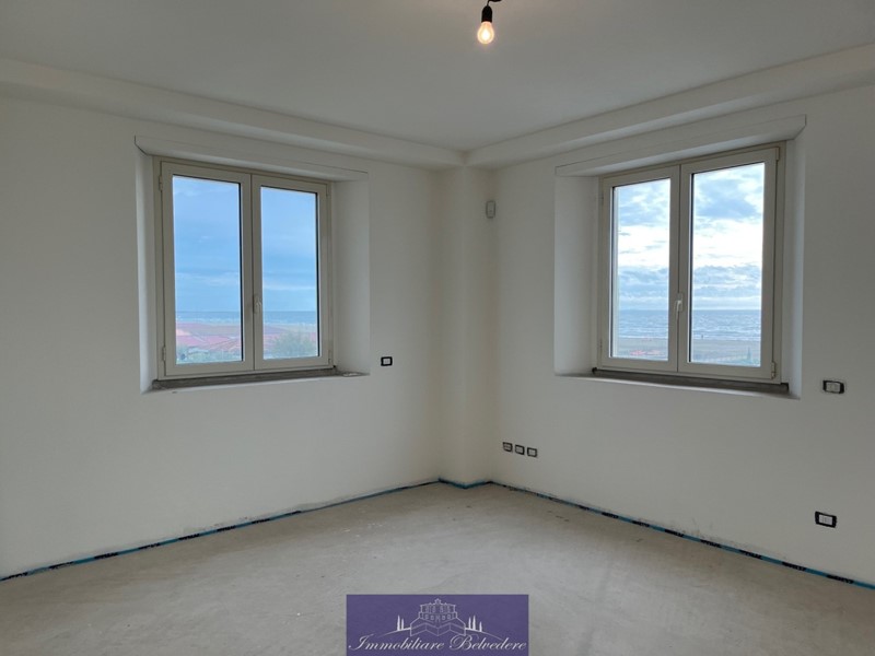 Quadrilocale in Vendita a Camaiore, zona Lido Di Camaiore, 890'000&euro;, 110 m²