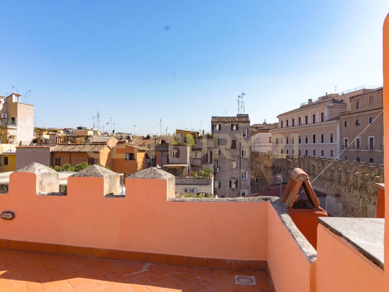 Bilocale in Affitto a Roma, 2'100€, 65 m², arredato