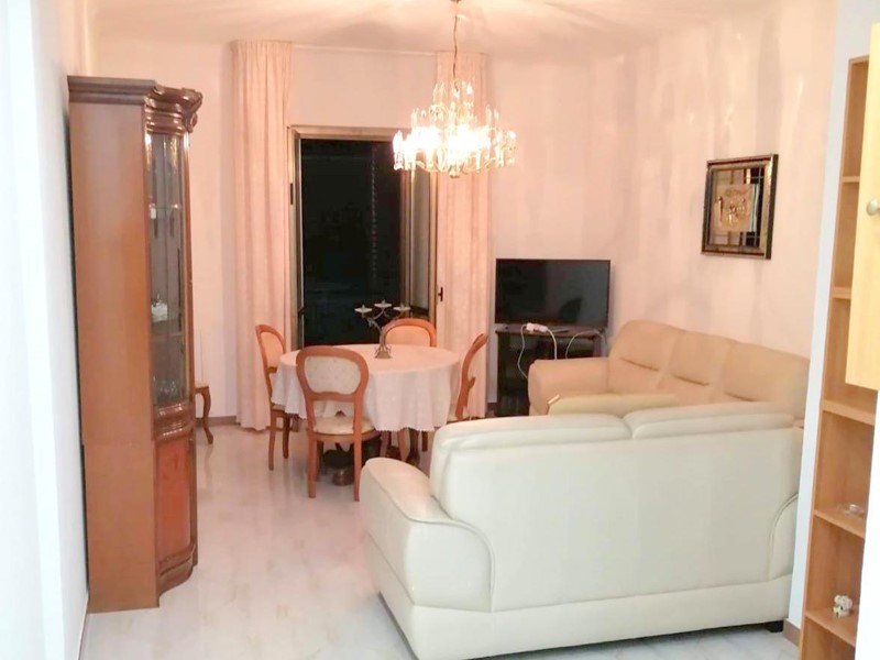 Trilocale in Vendita a Taranto, zona Rione Italia - Montegranaro, 45'000€, 105 m²