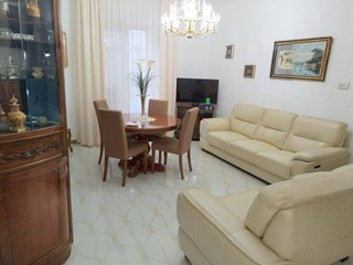 Trilocale in Vendita a Taranto, zona Rione Italia - Montegranaro, 45'000€, 105 m²