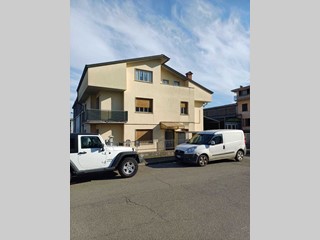 Appartamento in Vendita a Solignano, zona Rubbiano, 80'000&euro;, 110 m²