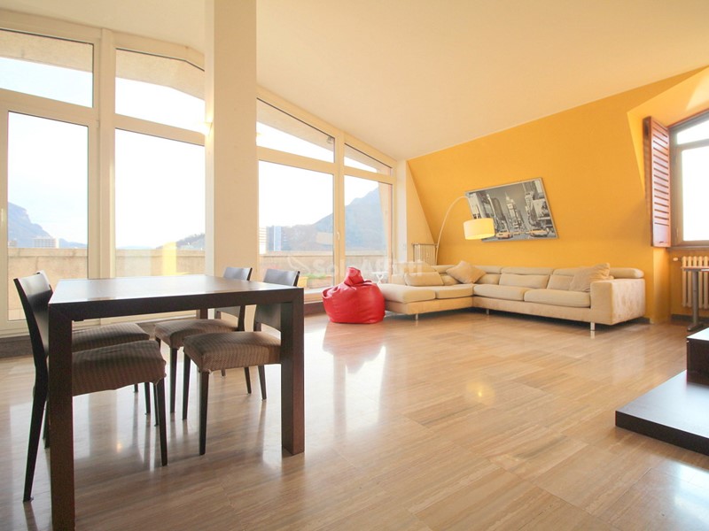 Trilocale in Affitto a Lecco, zona Centro, 1'600€, 105 m², arredato