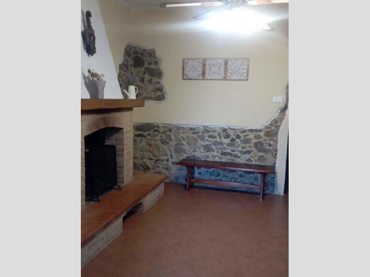 Casa Semi Indipendente in Vendita a Massarosa, zona Bozzano, 140'000€, 90 m²