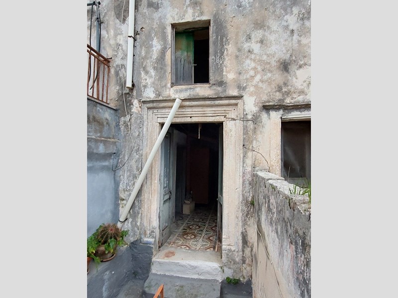 Casa Indipendente in Vendita a Scorrano, zona centro storico, 13'000€, 70 m²