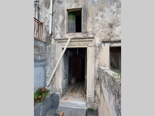 Casa Indipendente in Vendita a Scorrano, zona centro storico, 13'000€, 70 m²