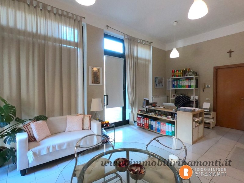 Negozio in Vendita a Lecco, 65'000€, 60 m²